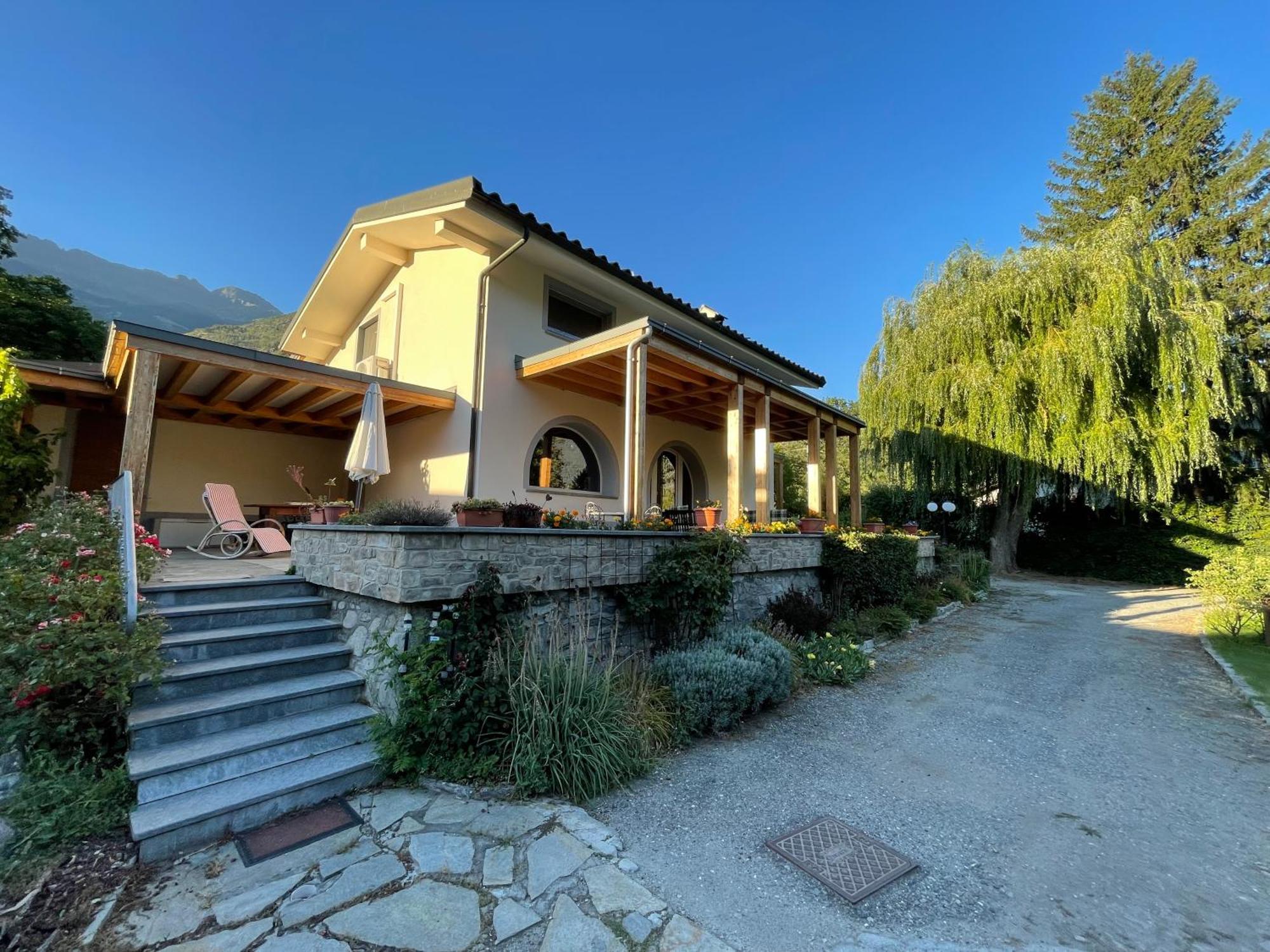 La Casina Di Oscar Ad Ao V Combe Vda Quart 0014 E 00I6 Apartment Екстериор снимка